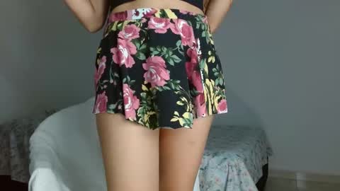 _nayade_ online show from 02/21/25, 11:21