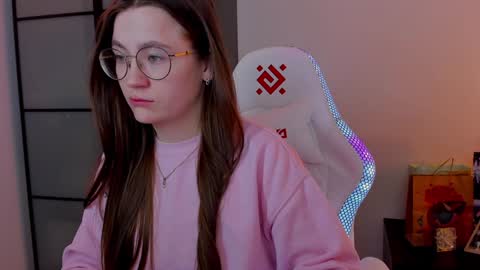 Mia with a big heart  online show from 02/02/25, 07:30