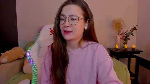 Mia with a big heart  online show from 02/23/25, 03:35