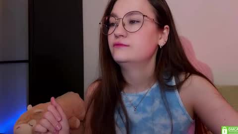 Mia with a big heart  online show from 03/12/25, 03:35