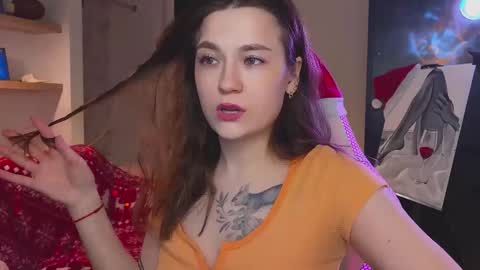 Snapshot of _nemalkovamia chatting on 12/22/25, 11:51 Mia with a big heart online show from 12/22/25, 11:51