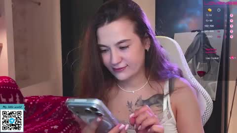 Snapshot of _nemalkovamia chatting on 01/14/26, 11:49 Mia with a big heart online show from 01/14/26, 11:49