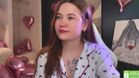 Snapshot of _nemalkovamia chatting on 02/15/26, 12:40 Mia with a big heart online show from 02/15/26, 12:40