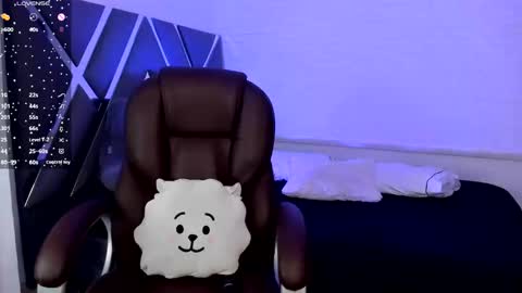 Snapshot of _niah_ chatting on 02/27/25, 09:36 Niah You can call me Ni or cutie haha online show from 02/27/25, 09:36