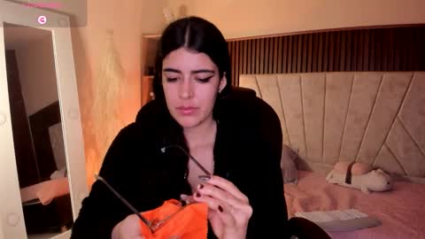 Snapshot of _niah_ chatting on 11/09/25, 09:24 Niah You can call me Ni or cutie haha online show from 11/09/25, 09:24