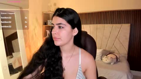 Snapshot of _niah_ chatting on 12/16/25, 07:41 Niah You can call me Ni or cutie haha online show from 12/16/25, 07:41