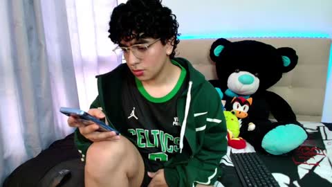 Nicolas online show from 12/15/24, 10:04