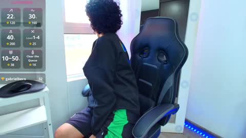 Nicolas online show from 01/20/25, 07:25