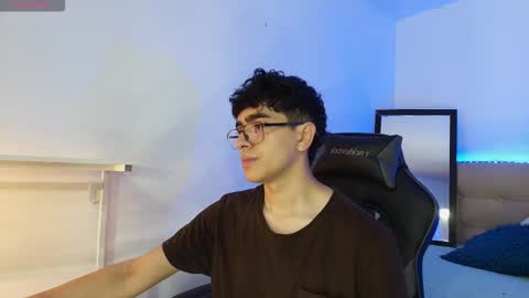 Nicolas online show from 11/12/25, 04:35