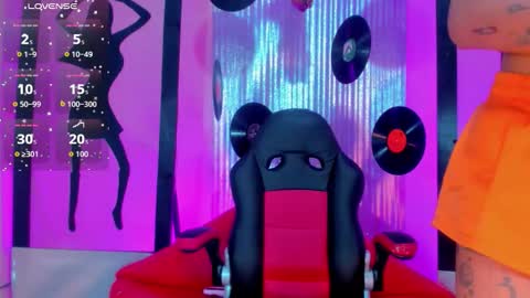 Snapshot of _nickyminach chatting on 11/18/25, 07:29 Nicky Please help me with your thumbs up its importan online show from 11/18/25, 07:29