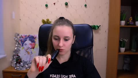 Snapshot of _nicole_new chatting on 12/17/24, 01:05 Nica online show from 12/17/24, 01:05