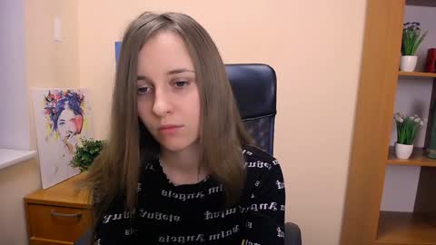 Snapshot of _nicole_new chatting on 02/08/25, 12:28 Nica online show from 02/08/25, 12:28