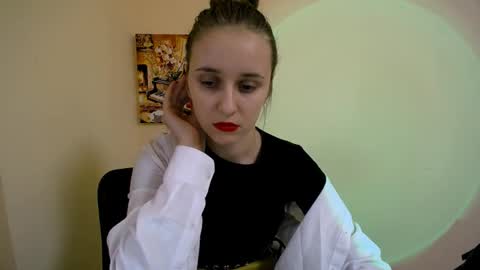 Snapshot of _nicole_new chatting on 02/11/25, 04:13 Nica online show from 02/11/25, 04:13