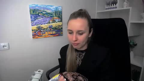 Snapshot of _nicole_new chatting on 05/03/26, 10:10 Nica online show from 05/03/26, 10:10