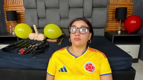  NicoleSweet1 online show from 06/17/26, 08:54
