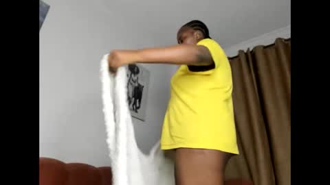 Snapshot of _nightnursee chatting on 10/02/25, 08:27 belle online show from 10/02/25, 08:27