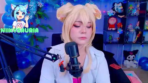 niiky online show from 12/04/25, 05:10