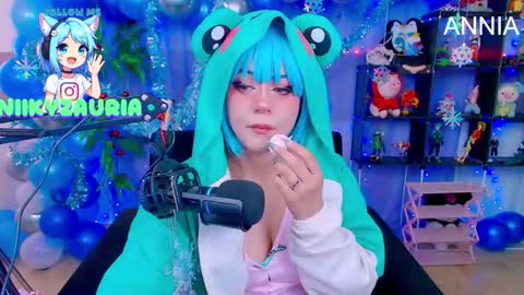 niiky online show from 12/21/25, 04:14