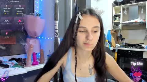 Nika online show from 11/28/25, 04:09