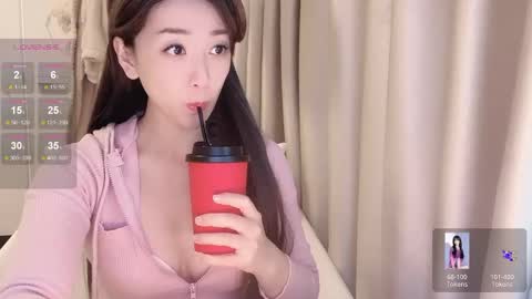 Snapshot of _nina_77 chatting on 12/31/24, 05:33 _nina_77 online show from 12/31/24, 05:33