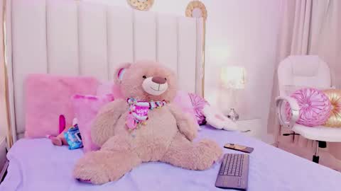  ninafox online show from 02/16/26, 09:22