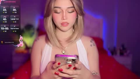 Snapshot of _nippleticklexxx chatting on 11/13/25, 06:18 Lily online show from 11/13/25, 06:18