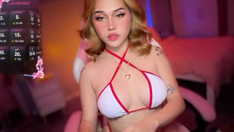 Snapshot of _nippleticklexxx chatting on 12/22/25, 02:58 Lily online show from 12/22/25, 02:58