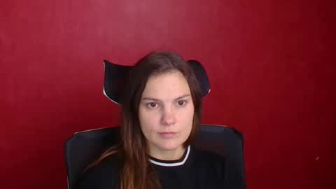 Olivia online show from 09/17/25, 05:20