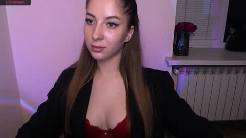 Olivia online show from 10/11/25, 12:43