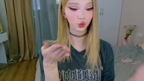 Snapshot of _paprika chatting on 11/23/25, 06:52 _paprika online show from 11/23/25, 06:52