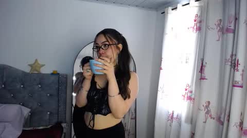 Paris online show from 11/27/25, 02:30