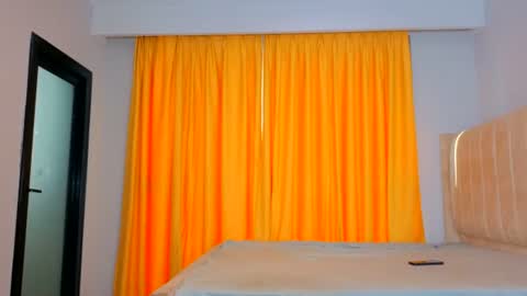 Snapshot of _pashah chatting on 04/18/26, 02:43 PASHAH online show from 04/18/26, 02:43