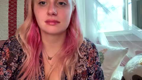 Snapshot of _peaceoutgirlscout_ chatting on 09/29/25, 08:13 _peaceoutgirlscout_ online show from 09/29/25, 08:13