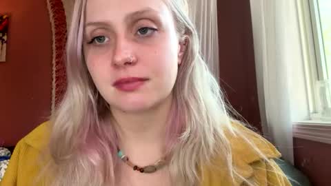 Snapshot of _peaceoutgirlscout_ chatting on 10/26/25, 05:30 _peaceoutgirlscout_ online show from 10/26/25, 05:30