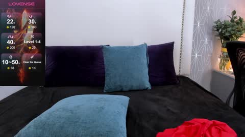 Snapshot of _peach1_ chatting on 01/17/25, 08:44  peach1  online show from 01/17/25, 08:44