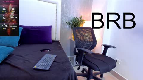 Snapshot of _peach1_ chatting on 01/27/25, 08:28  peach1  online show from 01/27/25, 08:28