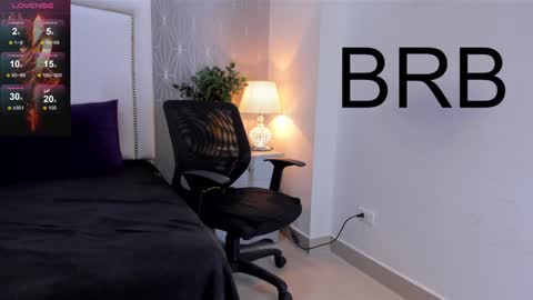 Snapshot of _peach1_ chatting on 01/31/25, 06:03  peach1  online show from 01/31/25, 06:03