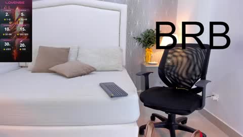 Snapshot of _peach1_ chatting on 02/04/25, 05:01  peach1  online show from 02/04/25, 05:01