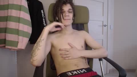 Snapshot of _peachtree_ chatting on 03/31/26, 02:28 Willie online show from 03/31/26, 02:28