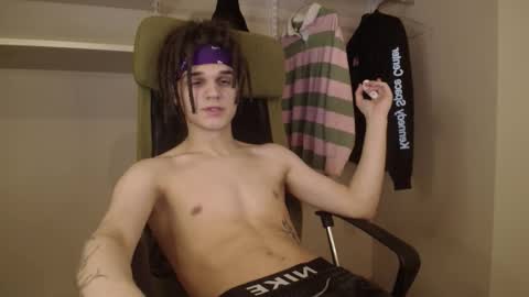 Snapshot of _peachtree_ chatting on 04/06/26, 12:19 Willie online show from 04/06/26, 12:19