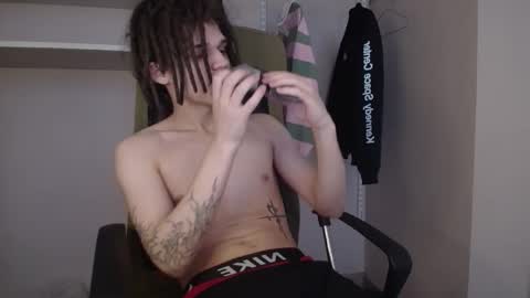 Snapshot of _peachtree_ chatting on 04/12/26, 09:14 Willie online show from 04/12/26, 09:14