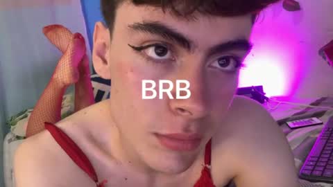Snapshot of _peachyboy chatting on 06/19/26, 05:01 esteban online show from 06/19/26, 05:01