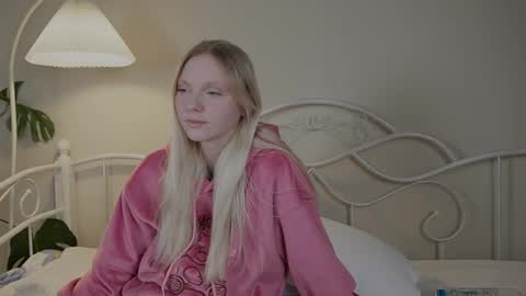 Viktoria online show from 09/27/25, 05:56