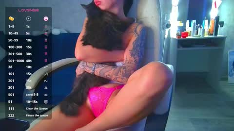 Ilona online show from 12/16/25, 05:01