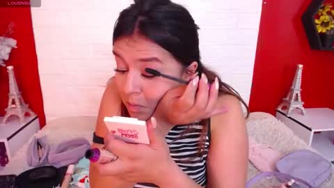 Snapshot of _poison_sweet chatting on 10/30/25, 11:05 Laura online show from 10/30/25, 11:05