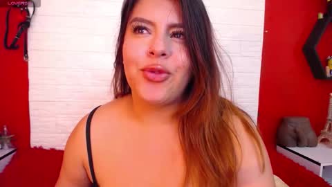 Snapshot of _poison_sweet chatting on 12/18/25, 06:58 Laura online show from 12/18/25, 06:58