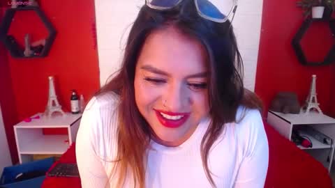 Snapshot of _poison_sweet chatting on 02/07/26, 06:44 Laura online show from 02/07/26, 06:44