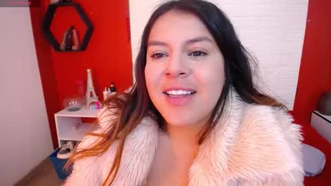 Snapshot of _poison_sweet chatting on 02/17/26, 06:36 Laura online show from 02/17/26, 06:36