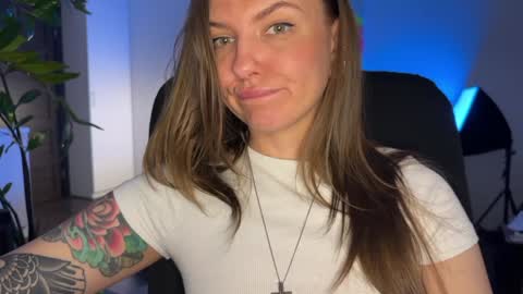  HADLY today day-off see u online 0112  online show from 12/14/24, 08:29