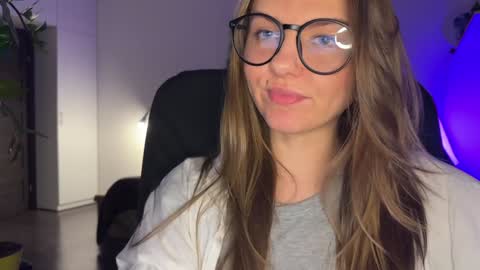  HADLY today day-off see u online 0112  online show from 12/18/24, 05:21